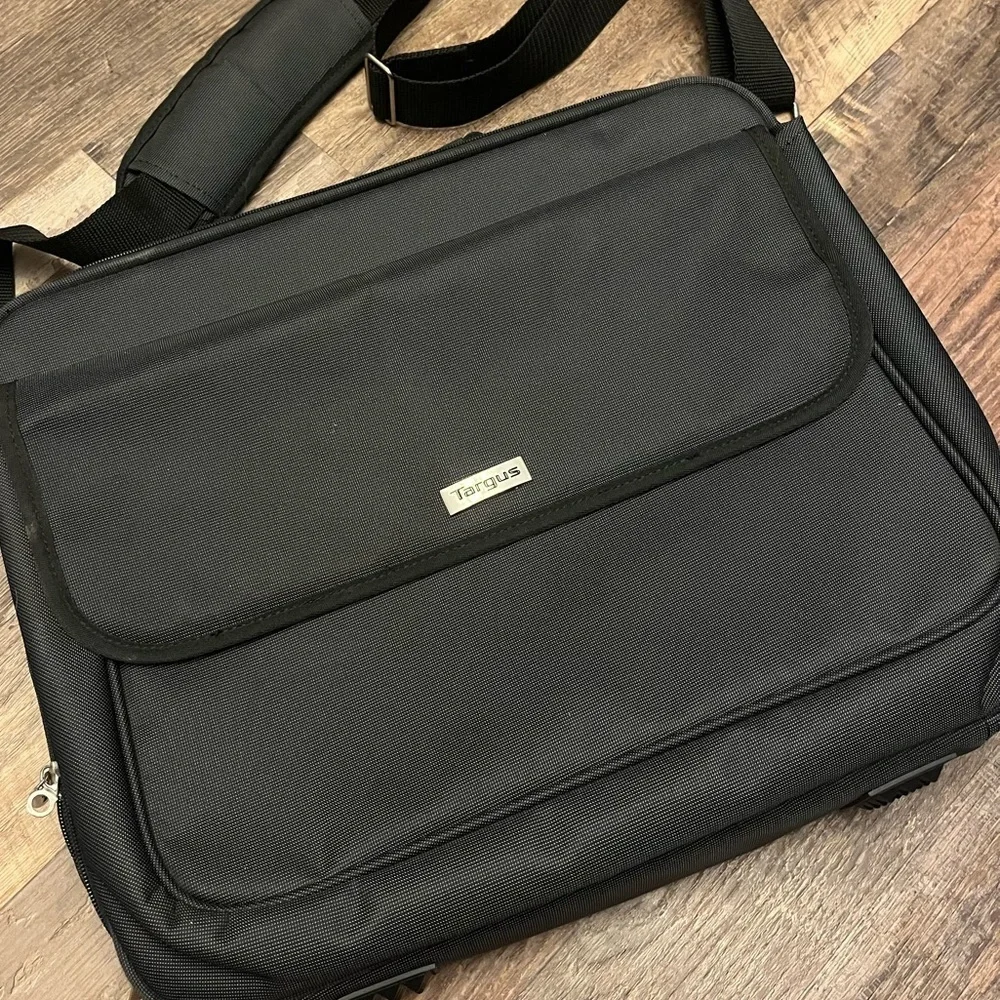 Targus Black Laptop Bag